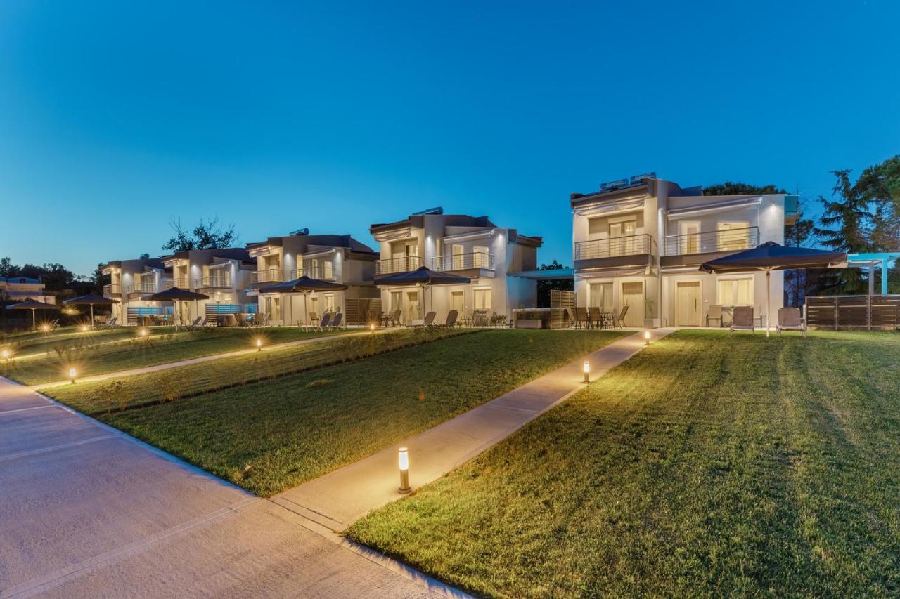V Luxury Apartments Posidi מראה חיצוני תמונה