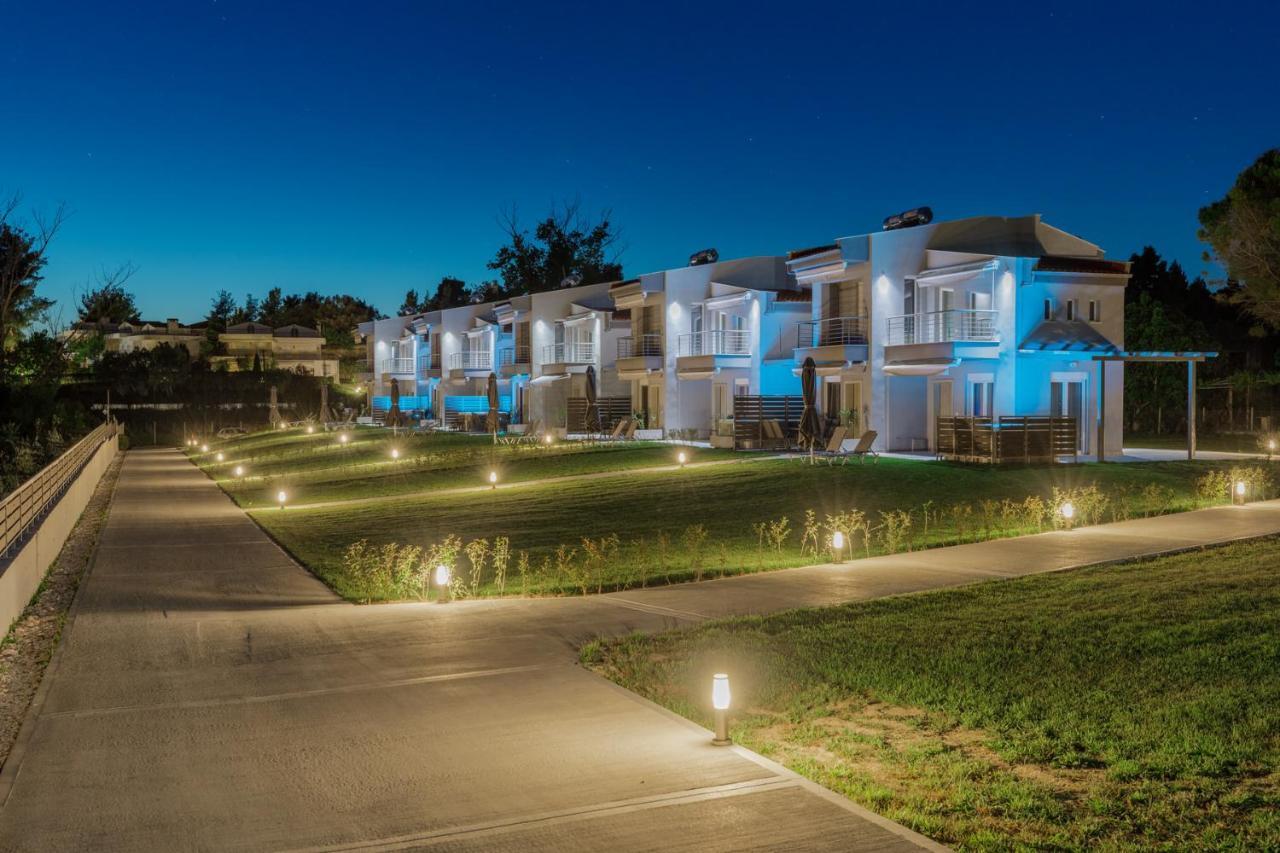 V Luxury Apartments Posidi מראה חיצוני תמונה