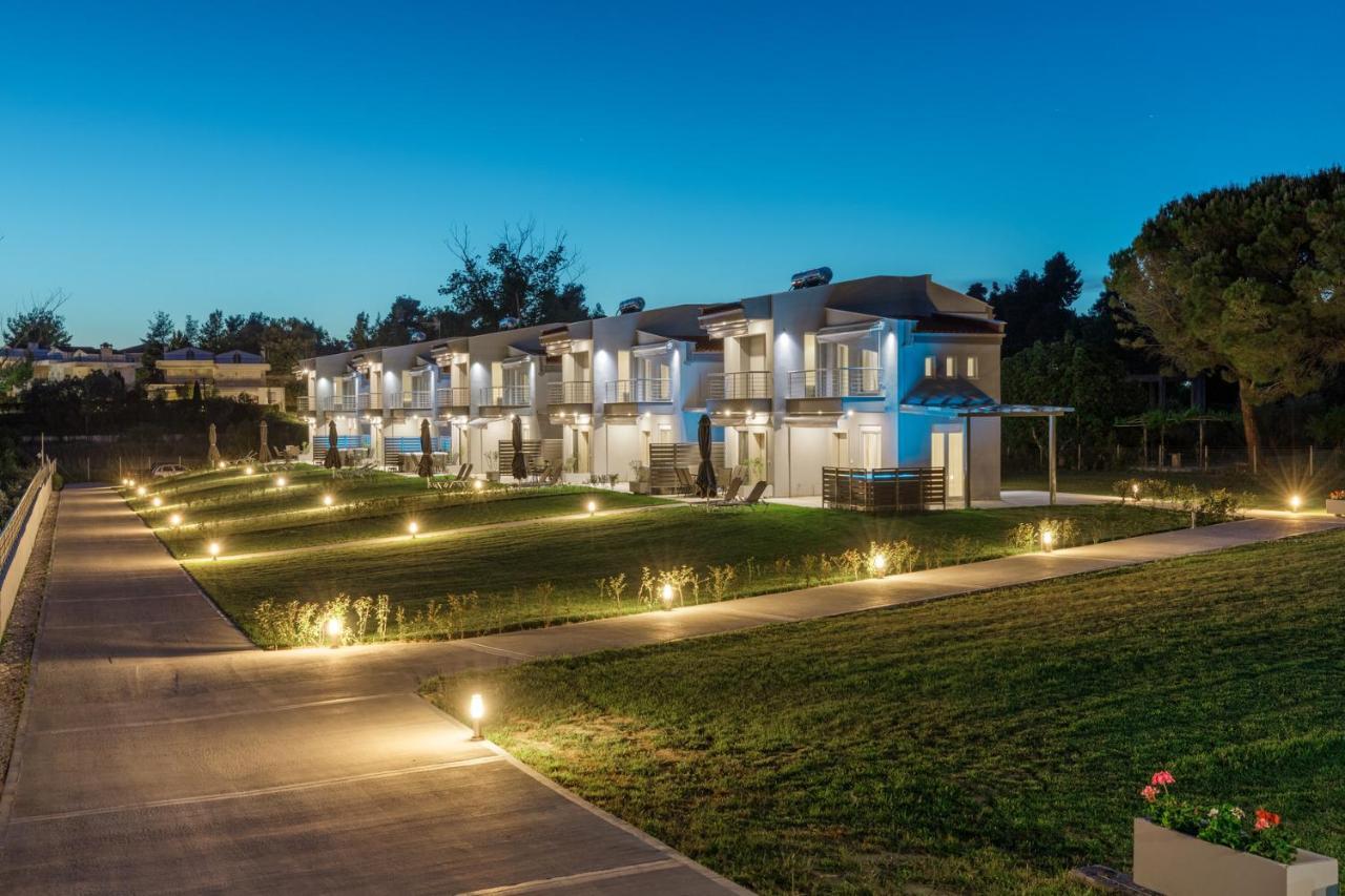 V Luxury Apartments Posidi מראה חיצוני תמונה