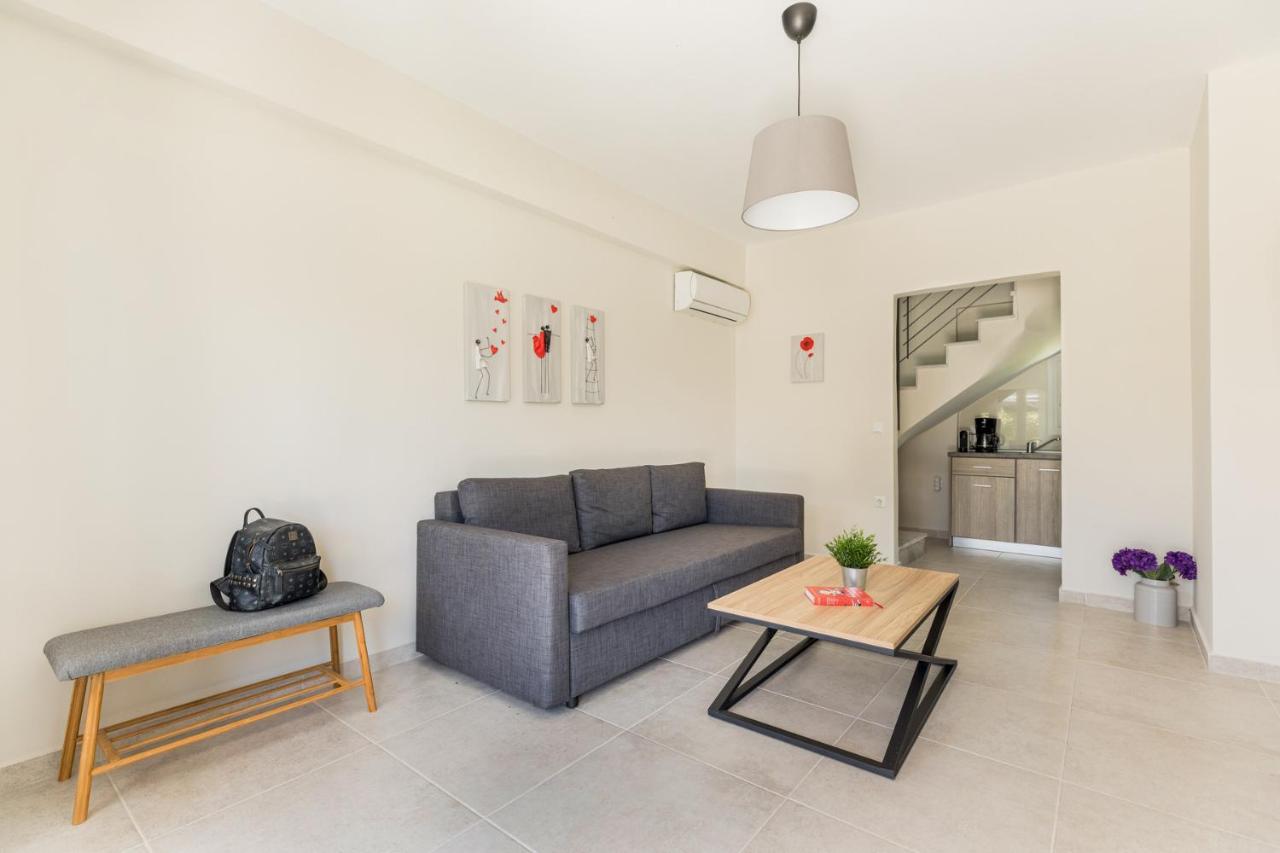 V Luxury Apartments Posidi מראה חיצוני תמונה