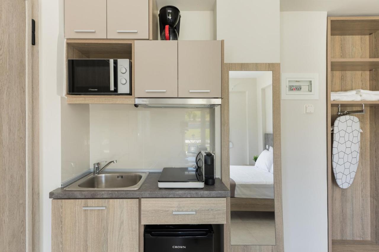 V Luxury Apartments Posidi מראה חיצוני תמונה