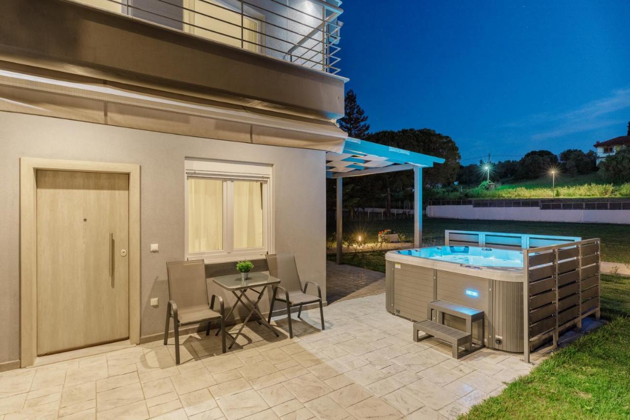 V Luxury Apartments Posidi מראה חיצוני תמונה