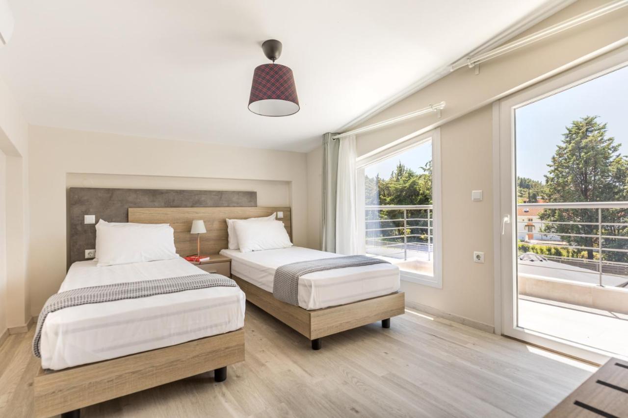 V Luxury Apartments Posidi מראה חיצוני תמונה