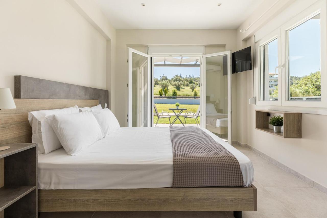 V Luxury Apartments Posidi מראה חיצוני תמונה