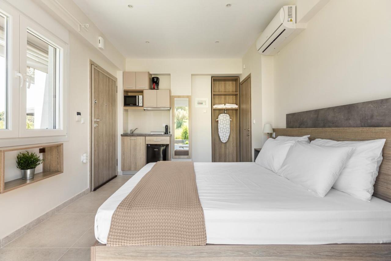 V Luxury Apartments Posidi מראה חיצוני תמונה