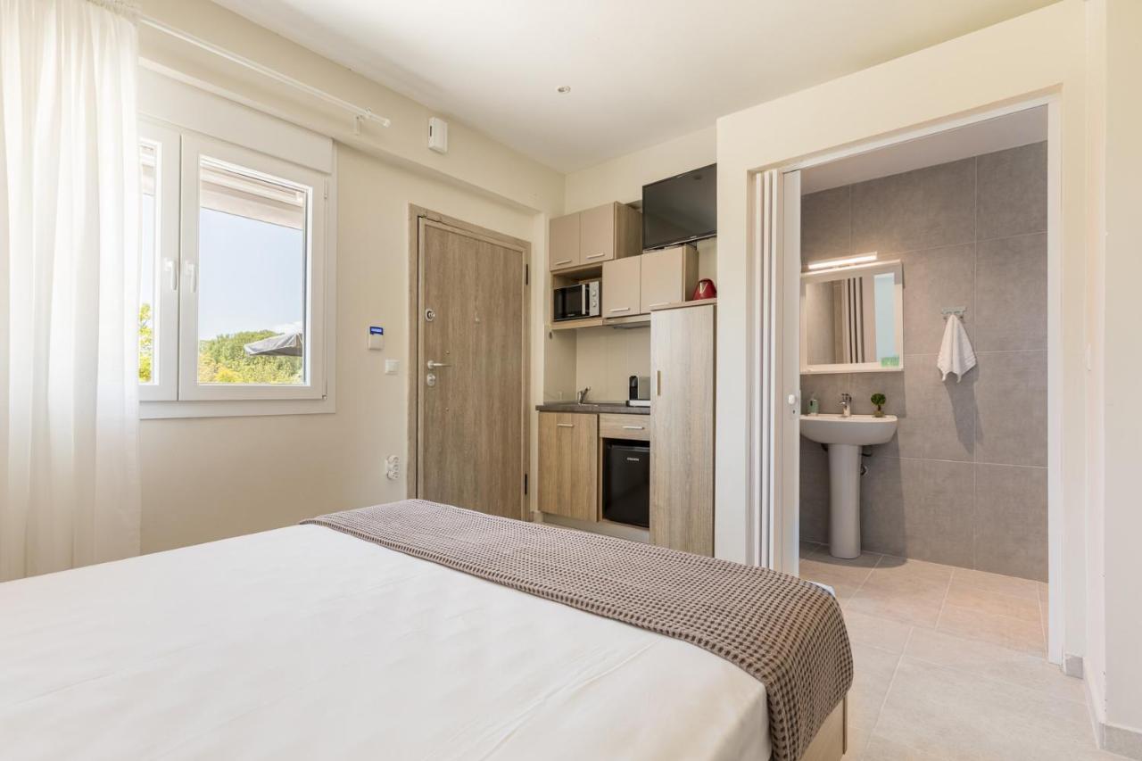 V Luxury Apartments Posidi מראה חיצוני תמונה