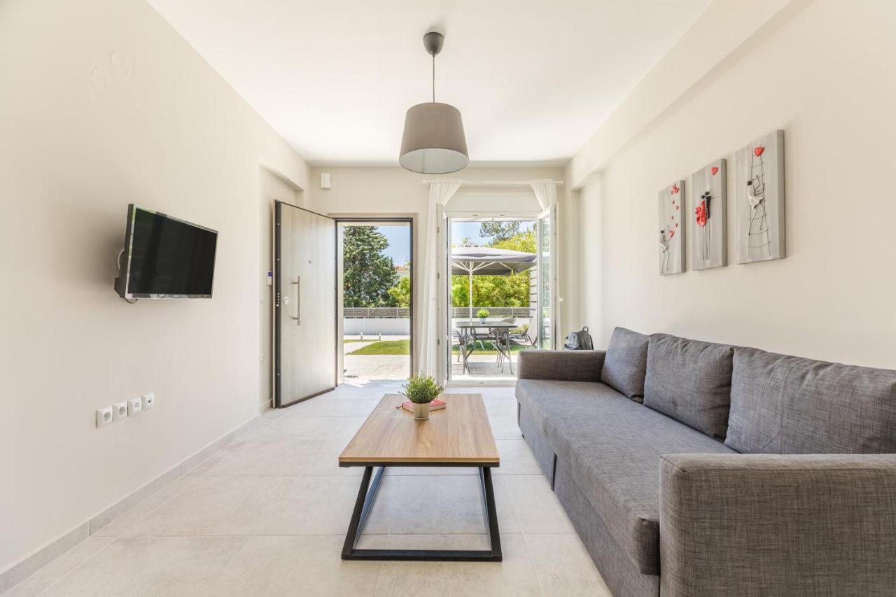 V Luxury Apartments Posidi מראה חיצוני תמונה
