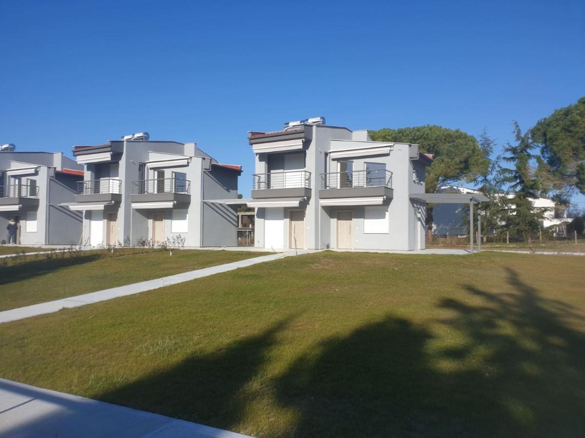 V Luxury Apartments Posidi מראה חיצוני תמונה